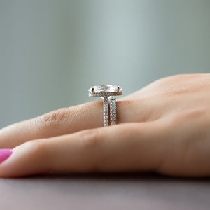 The Pave Aline Set With A Oval Lab Diamond