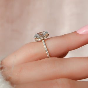 The Pave Aline Set With A Oval Lab Diamond