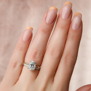 The Kamellie Set With A Elongated Cushion Moissanite