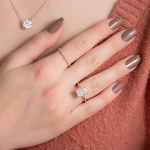 The Kamellie Set With A Elongated Cushion Moissanite