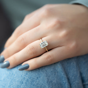 The Kamellie Set With A Emerald Lab Diamond