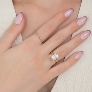 The Kamellie Set With A 1.5 Carat Emerald Lab Diamond