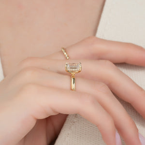 The Kamellie Set With A Emerald Lab Diamond