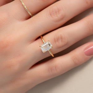 The Kamellie Set With A Emerald Lab Diamond