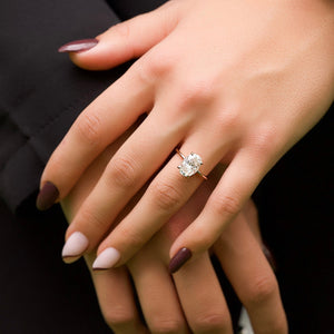 The Kamellie Set With A 1 Carat Oval Lab Diamond