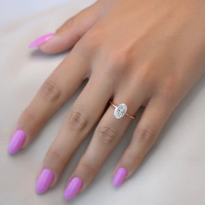 The Kamellie Set With A 1 Carat Oval Lab Diamond