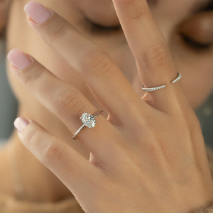 The Kamellie Set With A 4 Carat Oval Moissanite