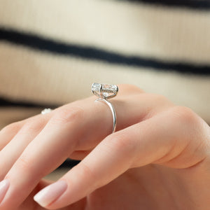 The Kamellie Set With A 4 Carat Oval Moissanite