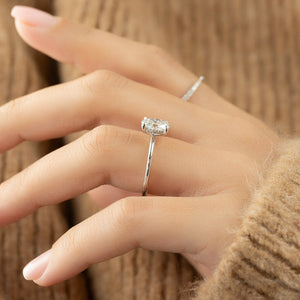 The Kamellie Set With A 4 Carat Oval Moissanite