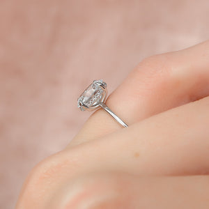 The Kamellie Set With A 4 Carat Oval Moissanite