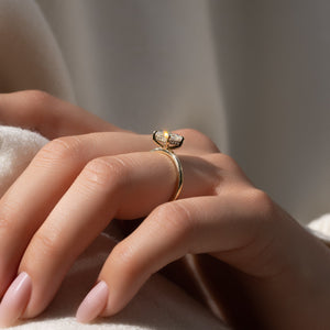 The Kamellie Set With A 1 Carat Princess Moissanite
