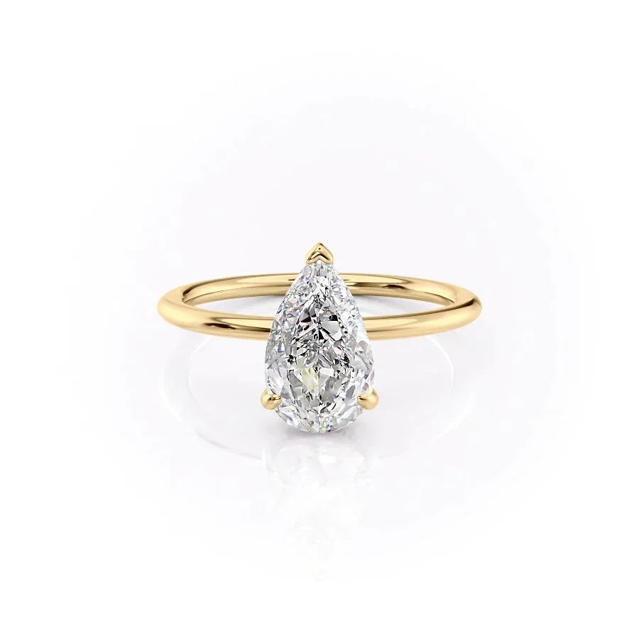 The Kamellie Set With A 5 Carat Pear Moissanite