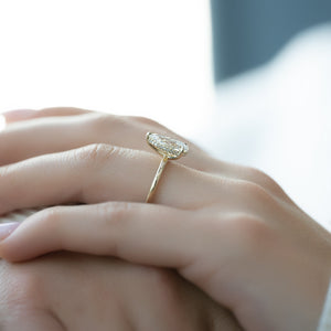 The Kamellie Set With A 5 Carat Pear Moissanite