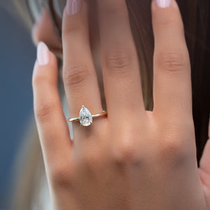 The Kamellie Set With A 5 Carat Pear Moissanite