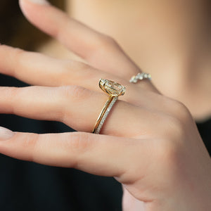 The Kamellie Set With A 5 Carat Pear Moissanite