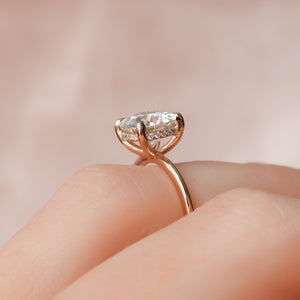 The Kamellie Set With A 2 Carat Round Moissanite