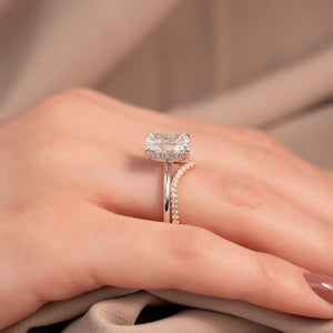The Kamellie Set With A 5 Carat Radiant Moissanite