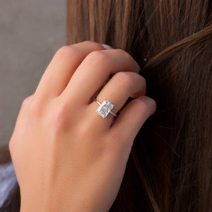 The Kamellie Set With A 5 Carat Radiant Moissanite
