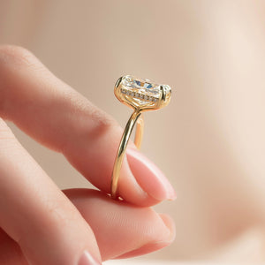The Kamellie Set With A 1 Carat Radiant Moissanite