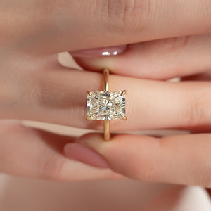 The Kamellie Set With A 1 Carat Radiant Moissanite
