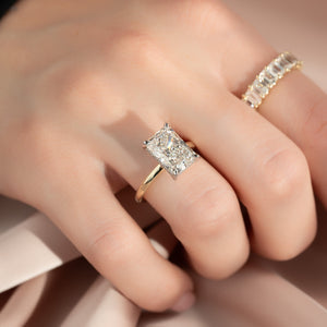 The Kamellie Set With A 1 Carat Radiant Moissanite