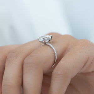 The Pave Kamellie Set With A Oval Lab Diamond