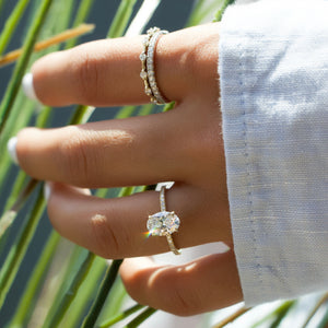 The Pave Kamellie Set With A Oval Lab Diamond