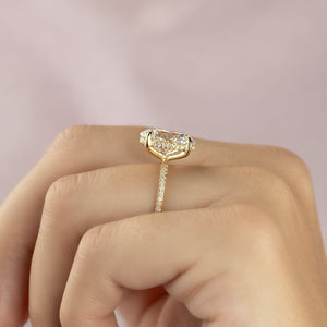 The Pave Kamellie Set With A Oval Lab Diamond