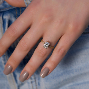 The Alice Set With A 2.5 Carat Emerald Lab Diamond