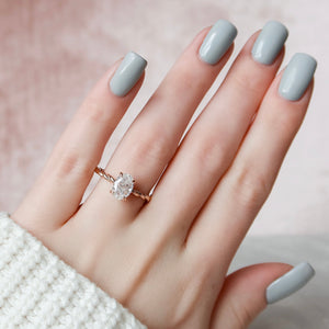 The Alice Set With A Oval Lab Diamond