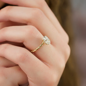 The Alice Set With A 3 Carat Oval Lab Diamond