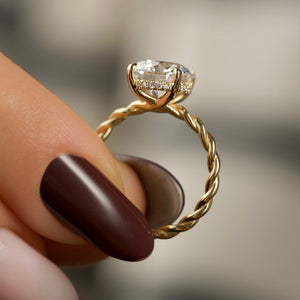 The Alice Set With A Round Moissanite