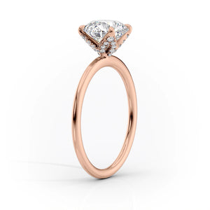 The Petal Kamellie Set With A 1.5 Carat Radiant Lab Diamond