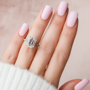 The Jasmine Set With A Emerald Lab Diamond