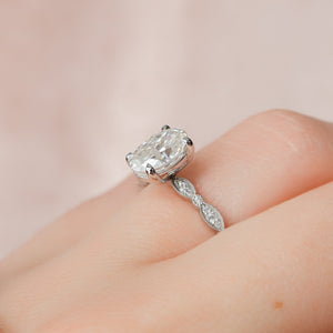 The Jasmine Set With A 1 Carat Oval Moissanite