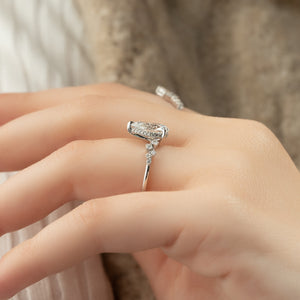 The Mia Set With A Pear Lab Diamond