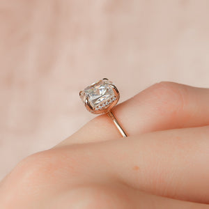 The Crown Kamellie Set With A 1 Carat Cushion Moissanite