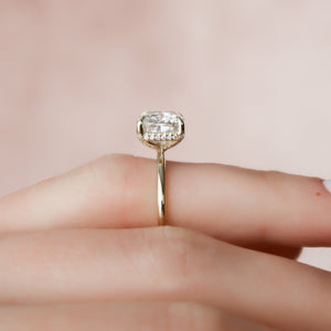 The Crown Kamellie Set With A 2 Carat Cushion Moissanite