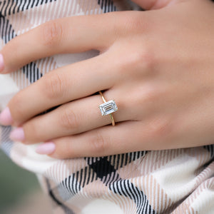 The Crown Kamellie Set With A 2 Carat Emerald Lab Diamond