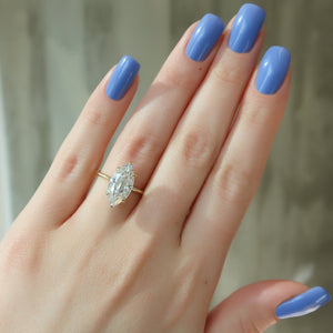 The Crown Kamellie Set With A Marquise Lab Diamond