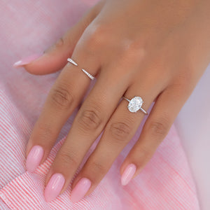 The Crown Kamellie Set With A 5 Carat Oval Moissanite