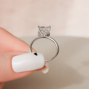 The Crown Kamellie Set With A 1.5 Carat Princess Lab Diamond