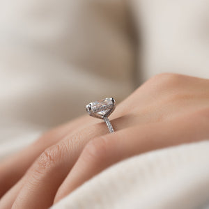 The Pave Crown Kamellie Set With A 1.5 Carat Elongated Cushion Lab Diamond