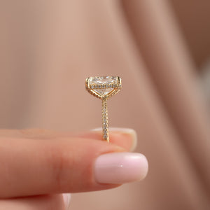 The Pave Crown Kamellie Set With A 2 Carat Elongated Cushion Lab Diamond