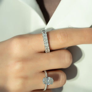 The Pave Crown Kamellie Set With A Oval Lab Diamond