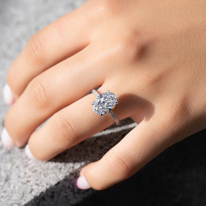 The Pave Crown Kamellie Set With A Oval Lab Diamond