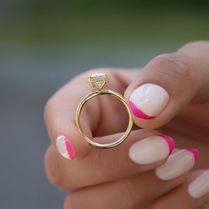 The Pave Crown Kamellie Set With A 1.5 Carat Oval Lab Diamond