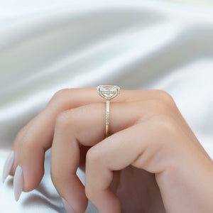 The Pave Crown Kamellie Set With A 1.5 Carat Oval Lab Diamond