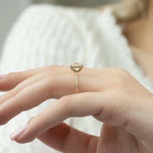 The Pave Crown Kamellie Set With A 1.5 Carat Princess Lab Diamond