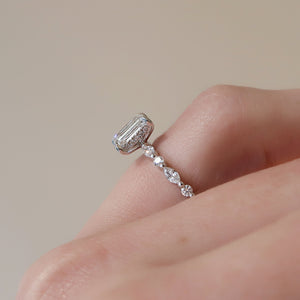 The Lindsey Set With A 1 Carat Emerald Lab Diamond